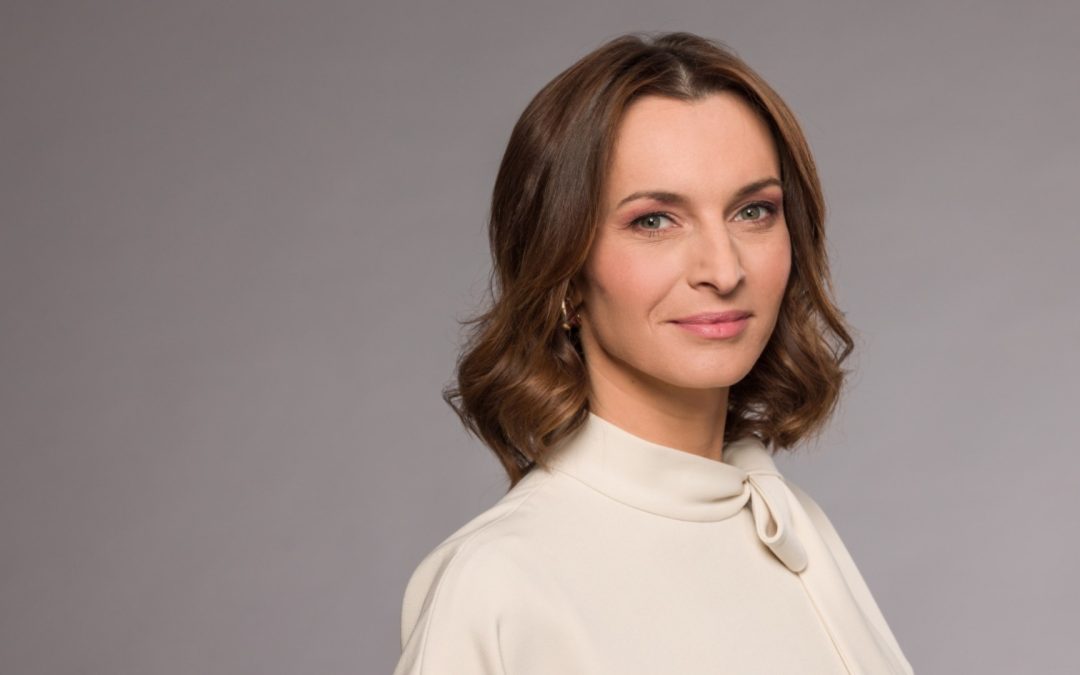 Šestý ročník Colors of Finance bude moderovat známá česká novinářka a moderátorka Jana Peroutková